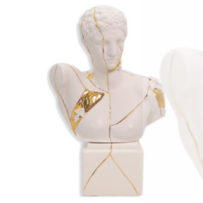 Sublime busto decorativo kintsugi in porcellana bianca con decorazioni oro
